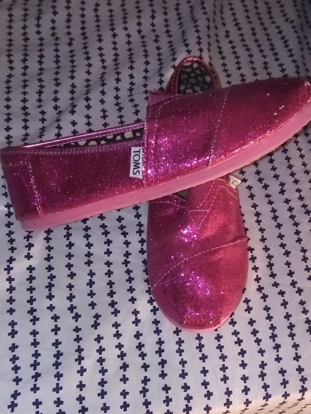 Toms Girls Sparkle Slip-On Moccasins - Fuchsia Pink Glitter